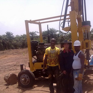 履帶式水井鉆機(jī)案例