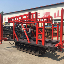 履帶式水井鉆機(jī)